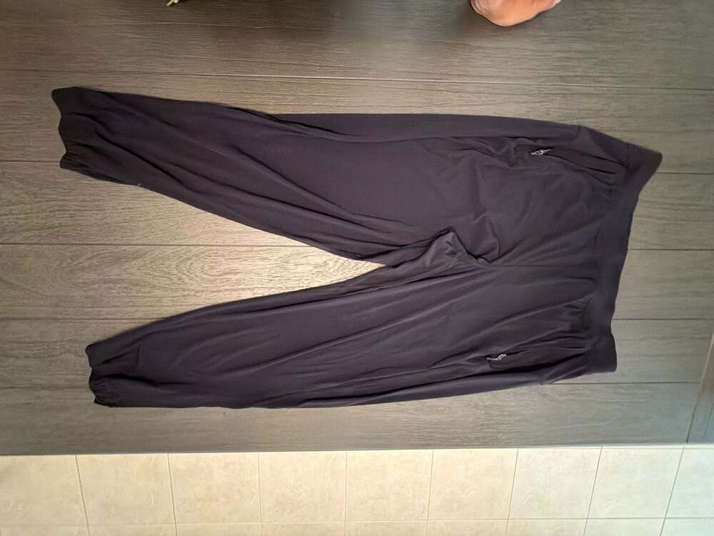 #26Lululemon Adapt State Jogger Black